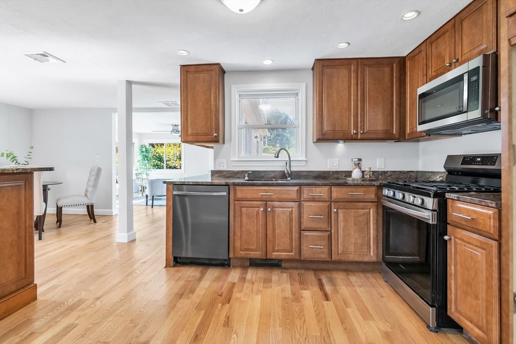 36 Prouty Rd, Burlington MA 01803 photo 12