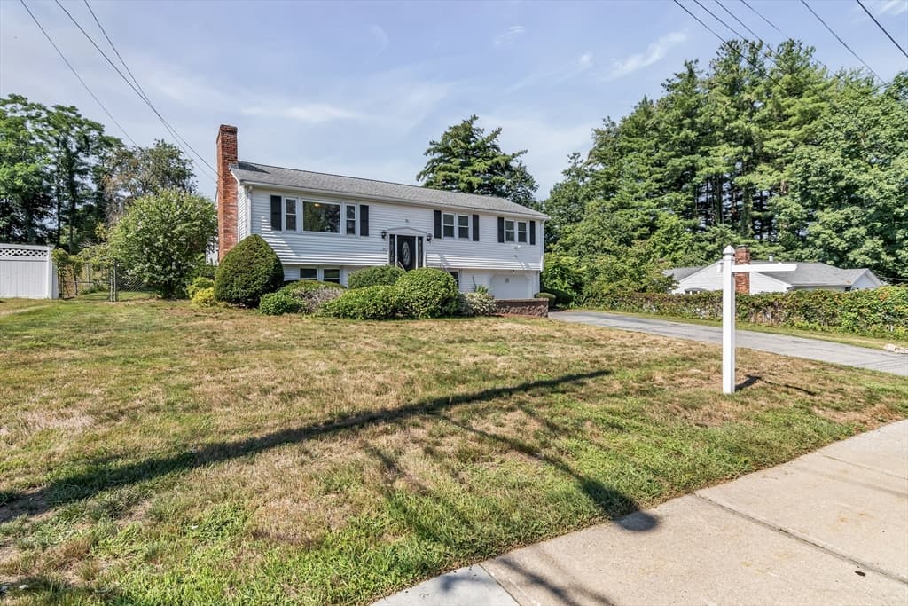 36 Prouty Rd, Burlington MA 01803