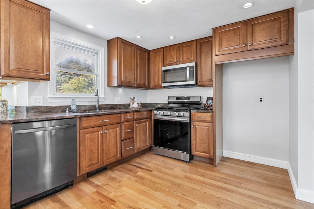 36 Prouty Rd, Burlington MA 01803 photo 11