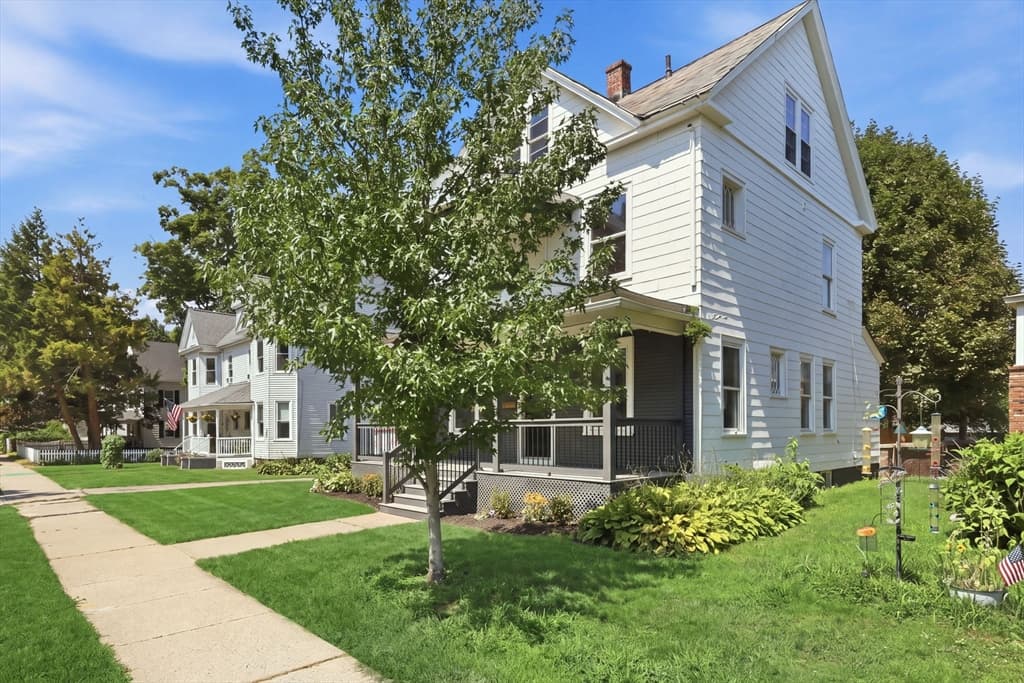 24 Washington Ave, Holyoke MA 01040 photo 3