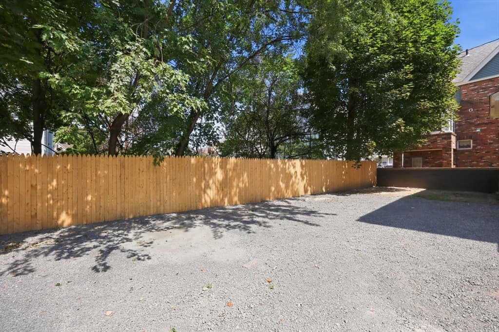24 Washington Ave, Holyoke MA 01040 photo 5