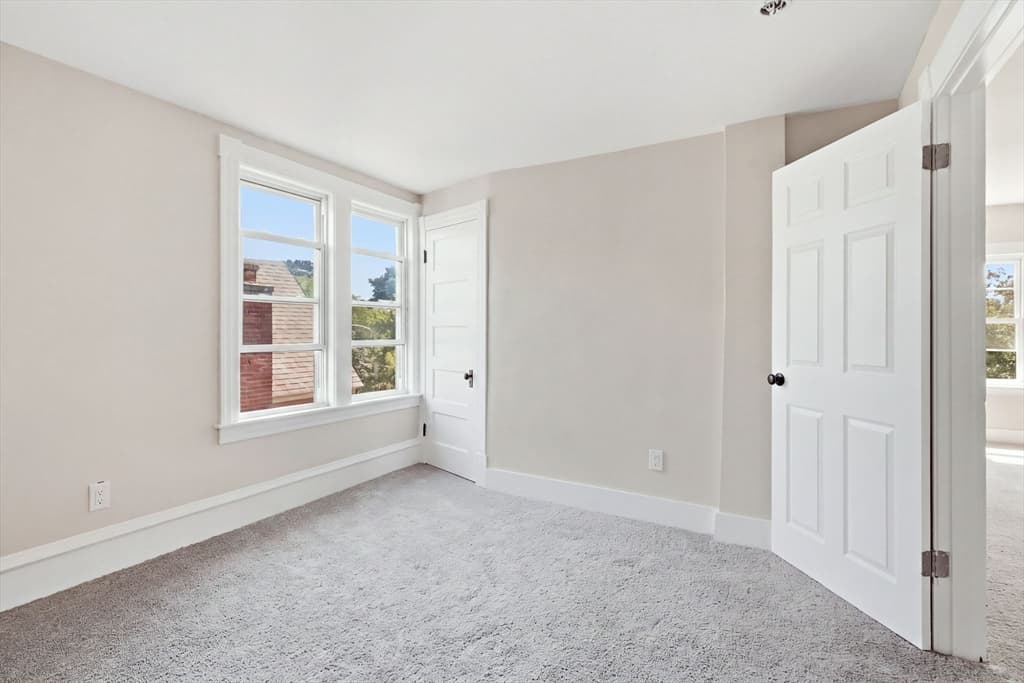 24 Washington Ave, Holyoke MA 01040 photo 37