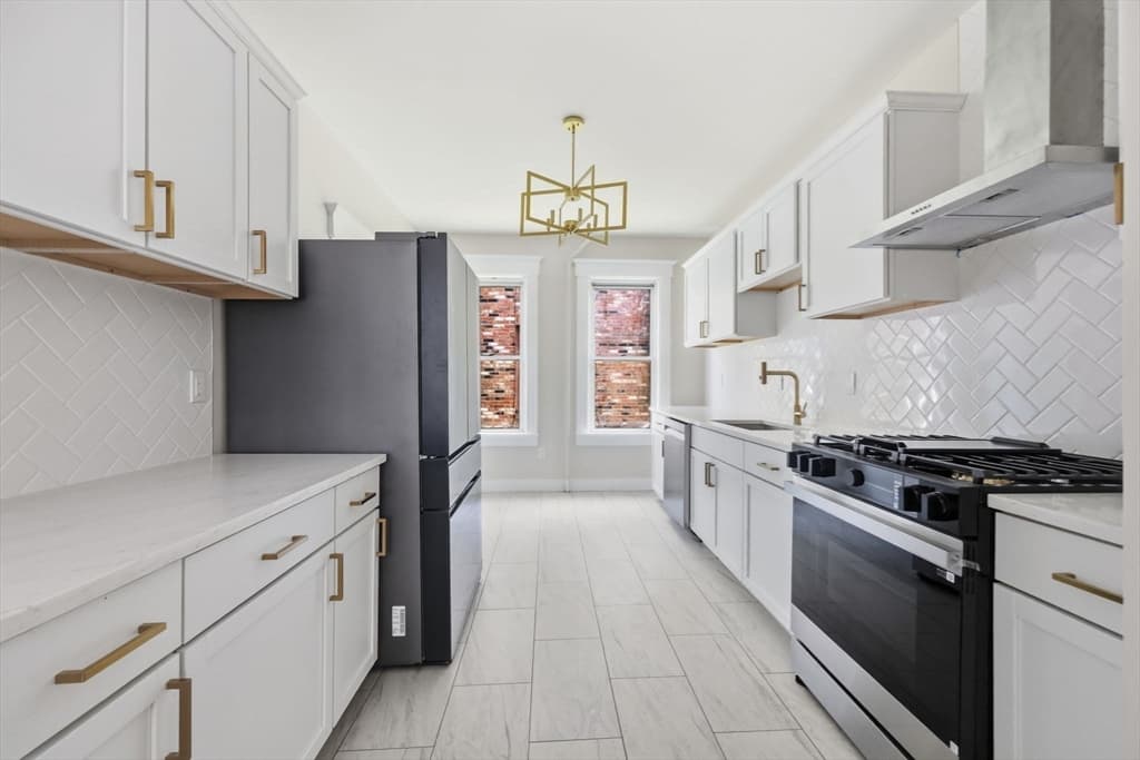 24 Washington Ave, Holyoke MA 01040 photo 15