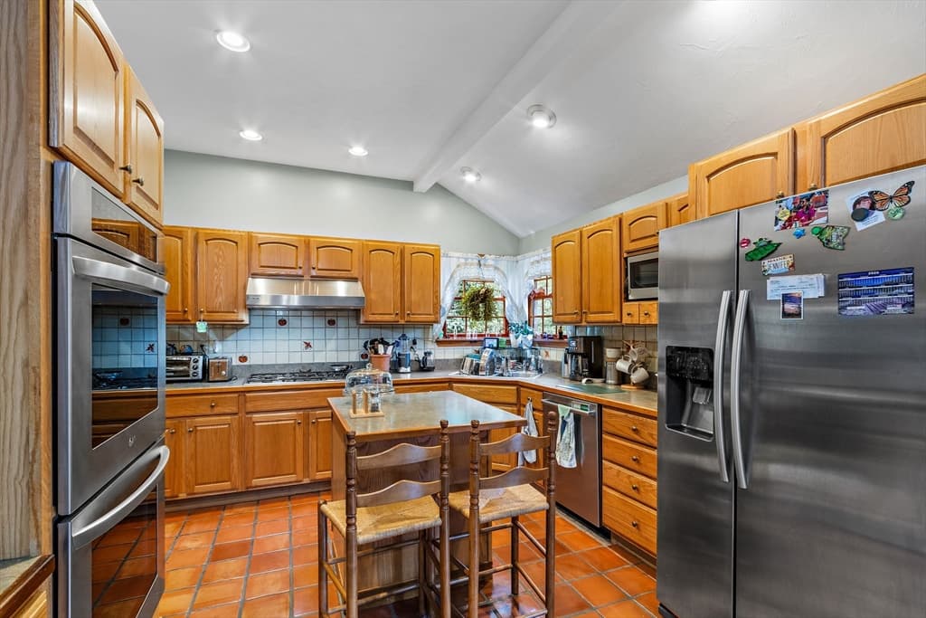 421 Oakhill Avenue, Attleboro MA 02703 photo 12