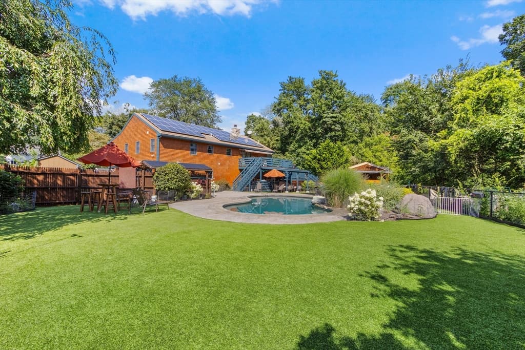 421 Oakhill Avenue, Attleboro MA 02703 photo 39