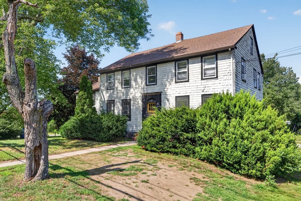 168-170 S Main St, Hopedale MA 01757