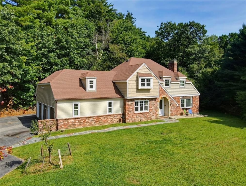 95 Jewett St, Pepperell MA 01463 photo 2