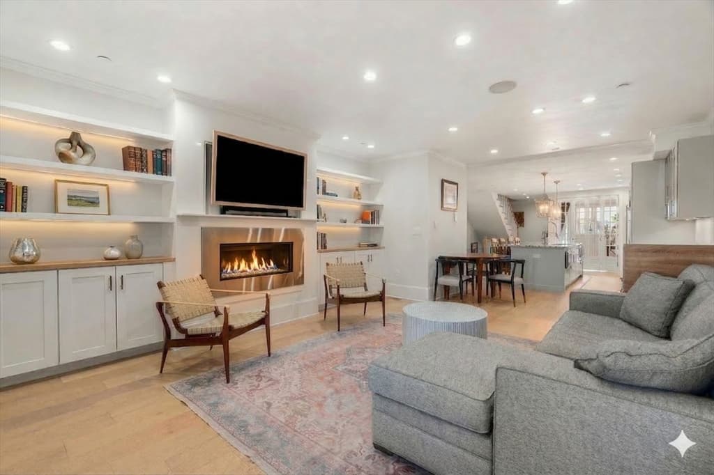 530 E Broadway # 1, Boston MA 02127