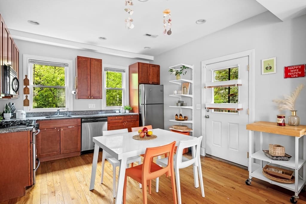 33 Plainfield St # 2, Boston MA 02130 photo 5