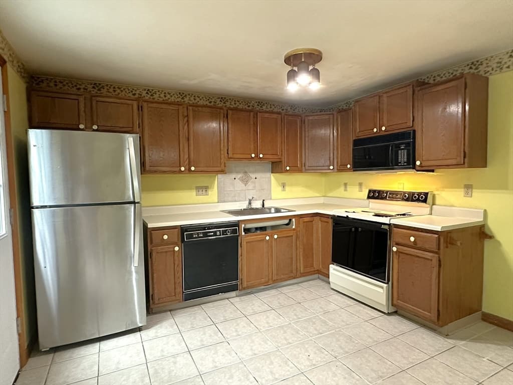 134 Terri Marie Way # 18, Fall River MA 02720 photo 7