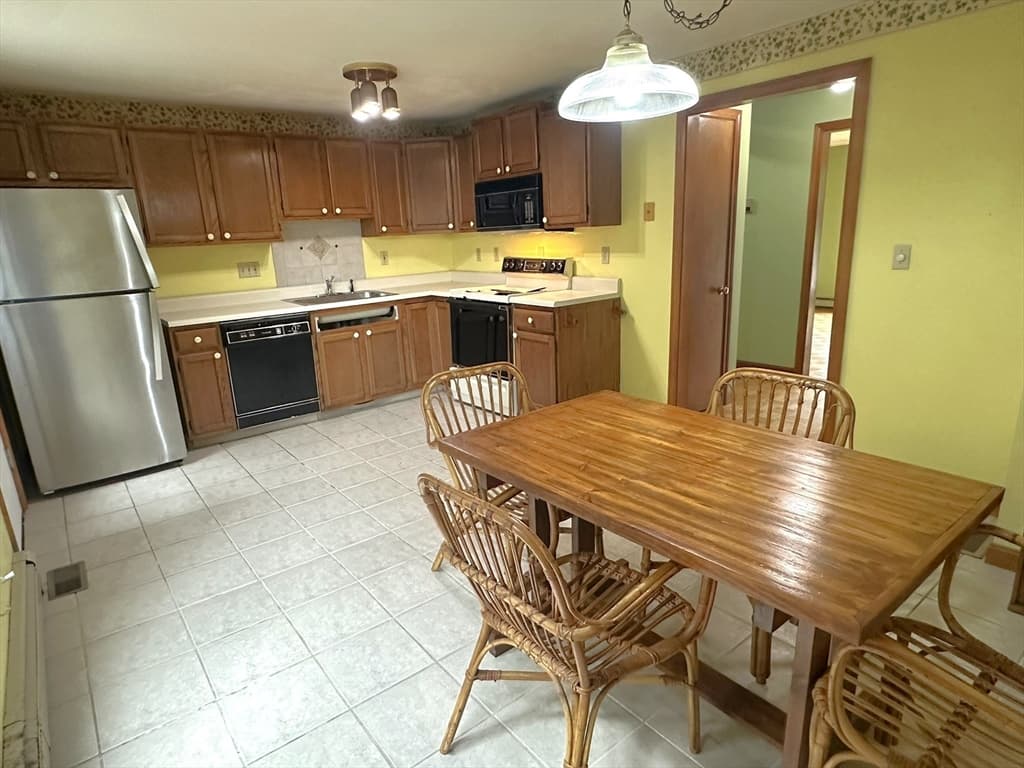 134 Terri Marie Way # 18, Fall River MA 02720 photo 8