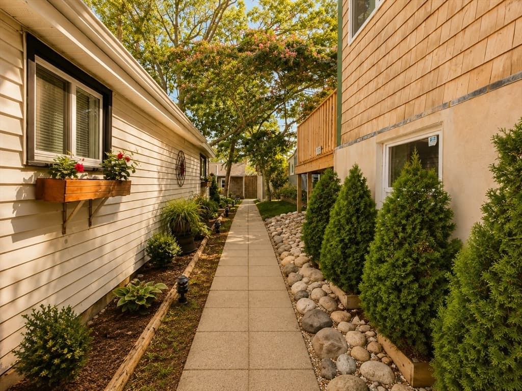 12 Hideaway Vlg # G, Bourne MA 02532 photo 25