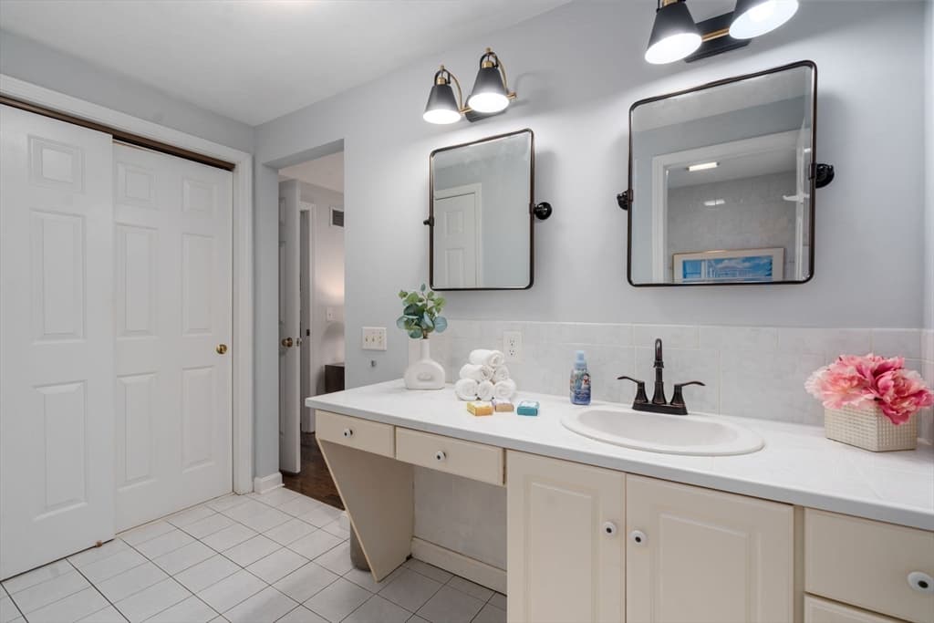 96 Grove, Shrewsbury MA 01545 photo 18