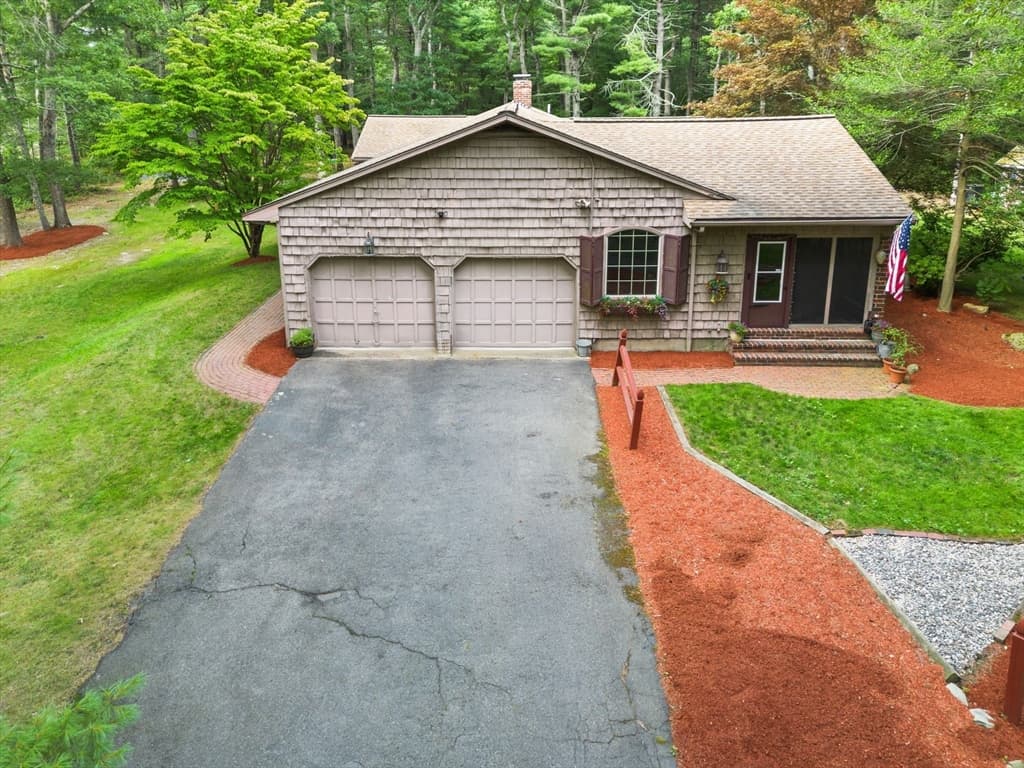 95 Walnut Street, Middleboro MA 02346