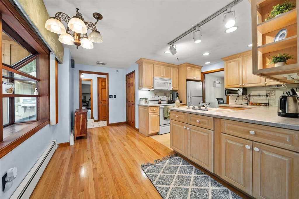 95 Walnut Street, Middleboro MA 02346 photo 5