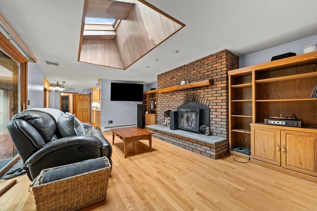 95 Walnut Street, Middleboro MA 02346 photo 4