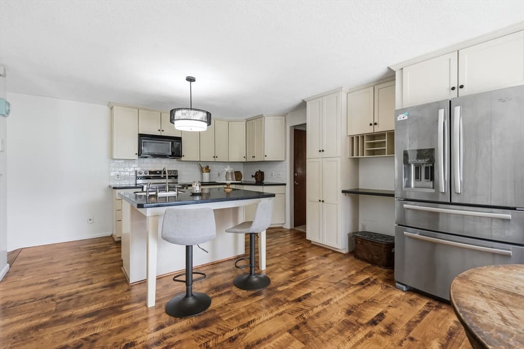 Single Family Residence at 169 Sandtrap Way, Chicopee MA 01020, Chicopee, photo 11 of 42