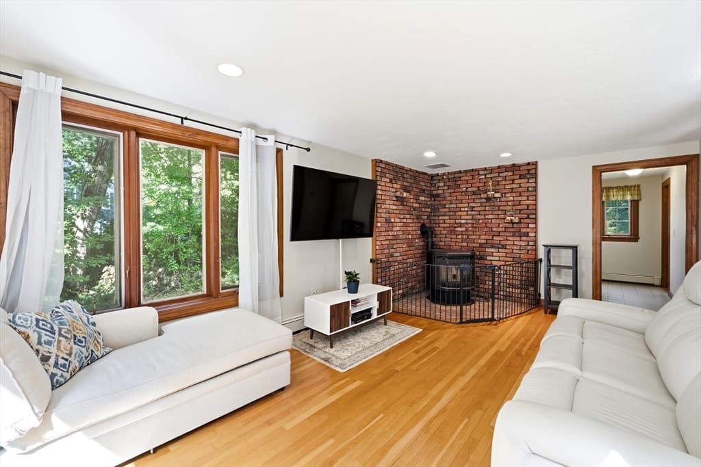 14 Nottingham Cir, Holden MA 01522 photo 13