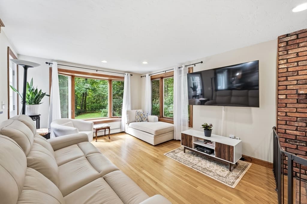 14 Nottingham Cir, Holden MA 01522 photo 11