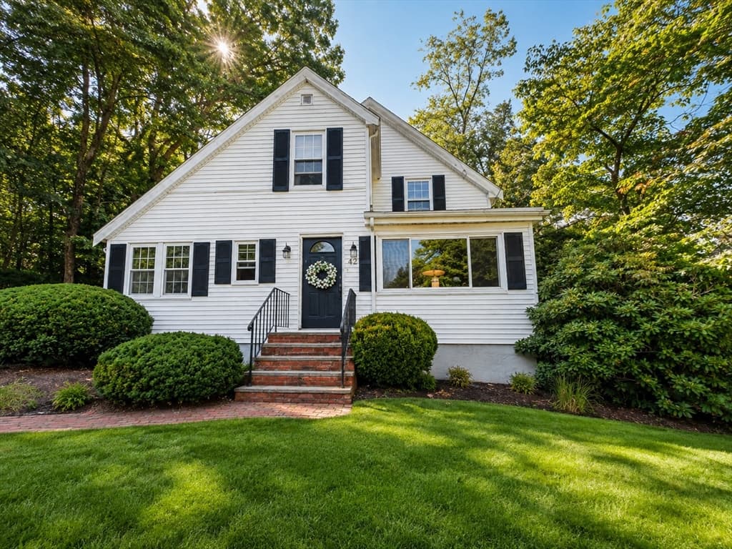 42 Howard St, Braintree MA 02184