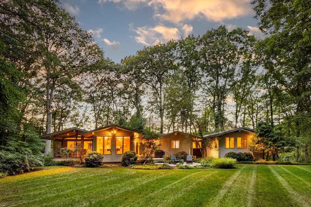 221 Pope Rd, Acton MA 01720