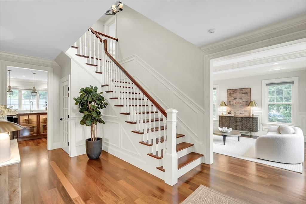88 Woodbine Circle, Needham MA 02494 photo 2