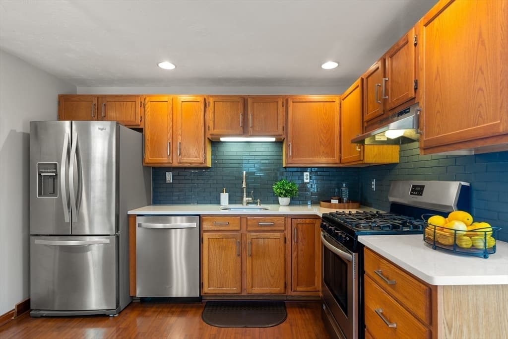 50 Emory St, Brockton MA 02301 photo 4