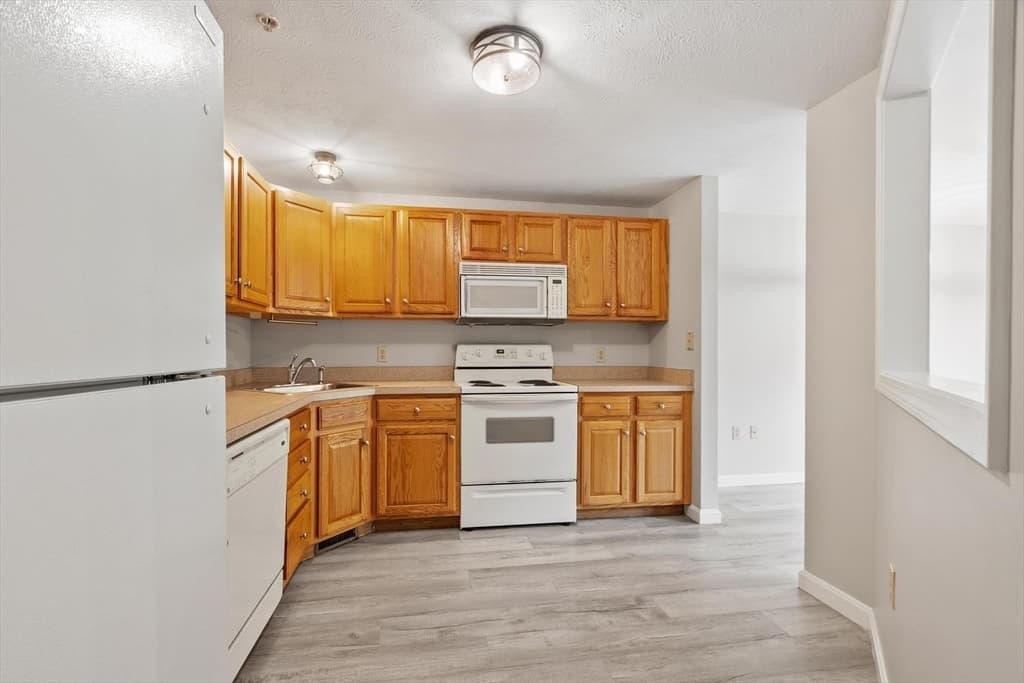 9 Green Briar Rd # 9, Fitchburg MA 01420 photo 10