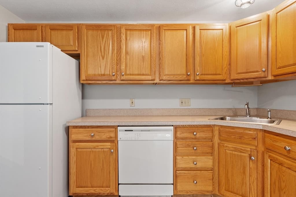9 Green Briar Rd # 9, Fitchburg MA 01420 photo 11
