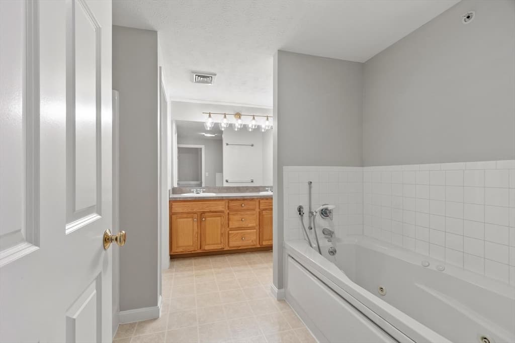 9 Green Briar Rd # 9, Fitchburg MA 01420 photo 21