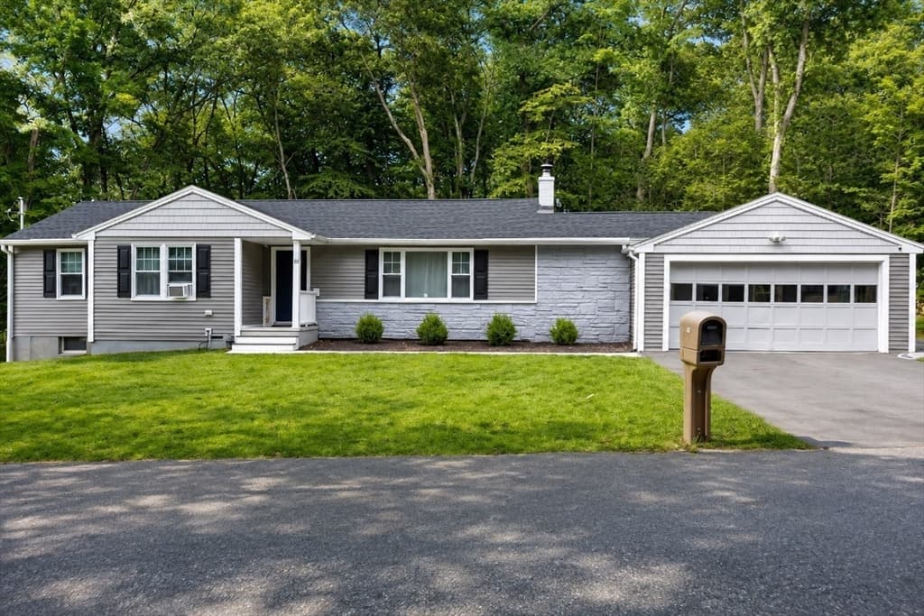 30 Sawyer Ln, Holden MA 01520