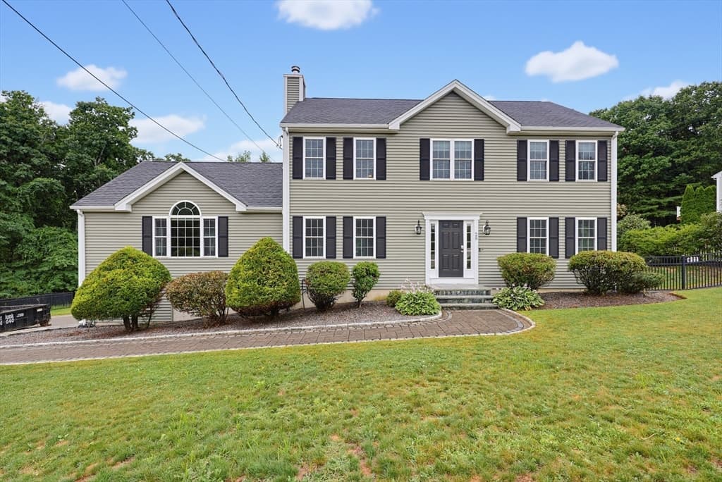 28 Roland Way, Milford MA 01757