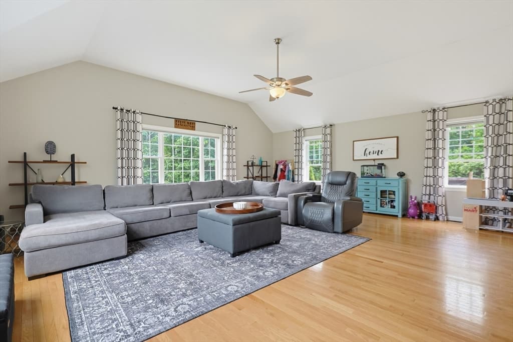 28 Roland Way, Milford MA 01757 photo 10