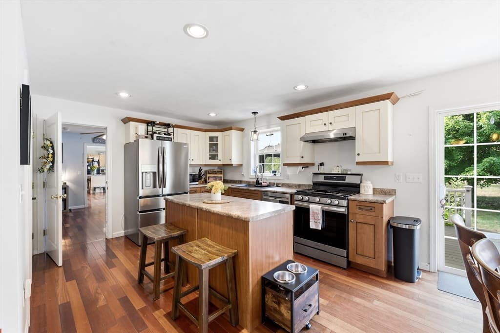 341 Primrose Hill, Dracut MA 01826 photo 6