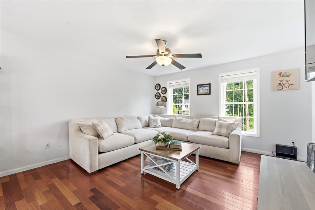 341 Primrose Hill, Dracut MA 01826 photo 4