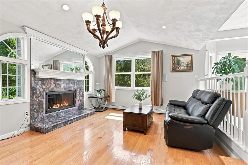 9 Sullivan Cir, Stoneham MA 02180 photo 16