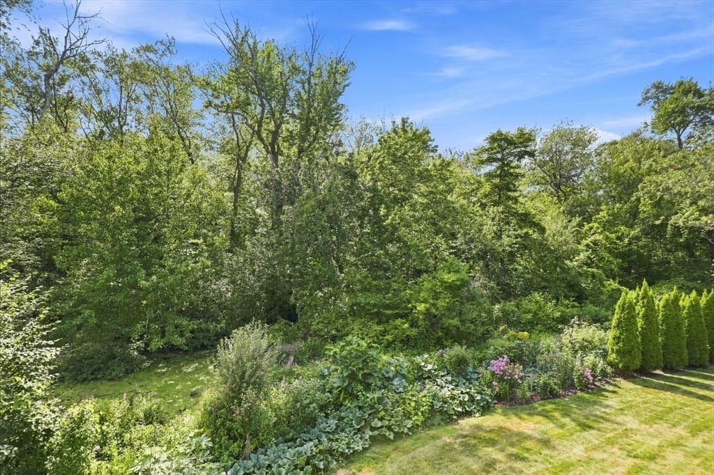 9 Sullivan Cir, Stoneham MA 02180 photo 7