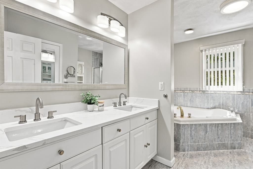 9 Sullivan Cir, Stoneham MA 02180 photo 21