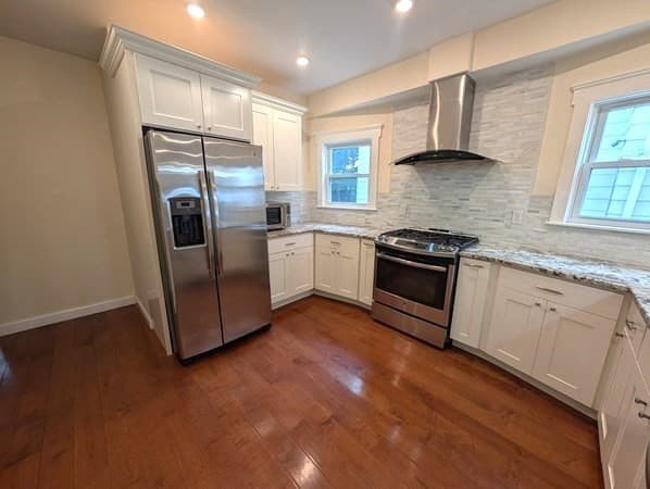 21 Bailey St # 1, Everett MA 02149 photo 2