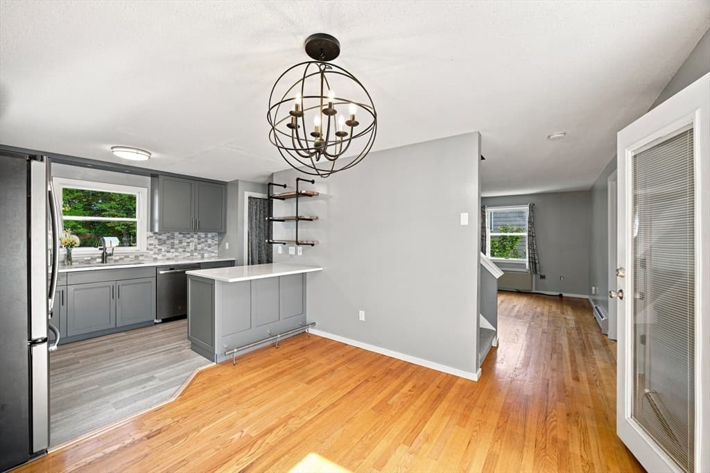 76 Laurel St # A, Greenfield MA 01301