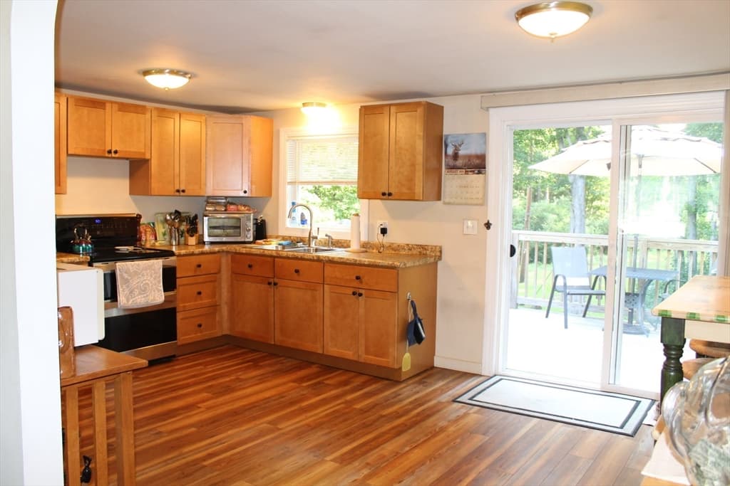 4 Howard George Ct, Salisbury MA 01952 photo 3