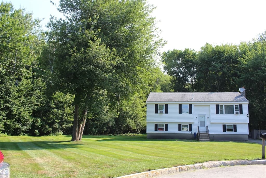 4 Howard George Ct, Salisbury MA 01952