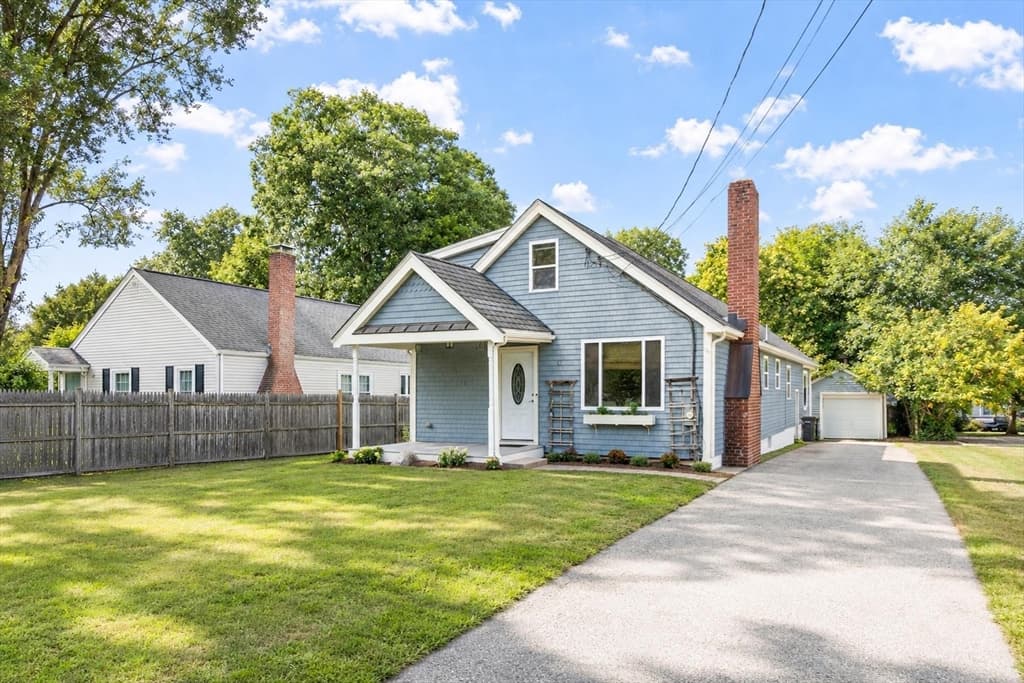 11 Magnolia St, Framingham MA 01701