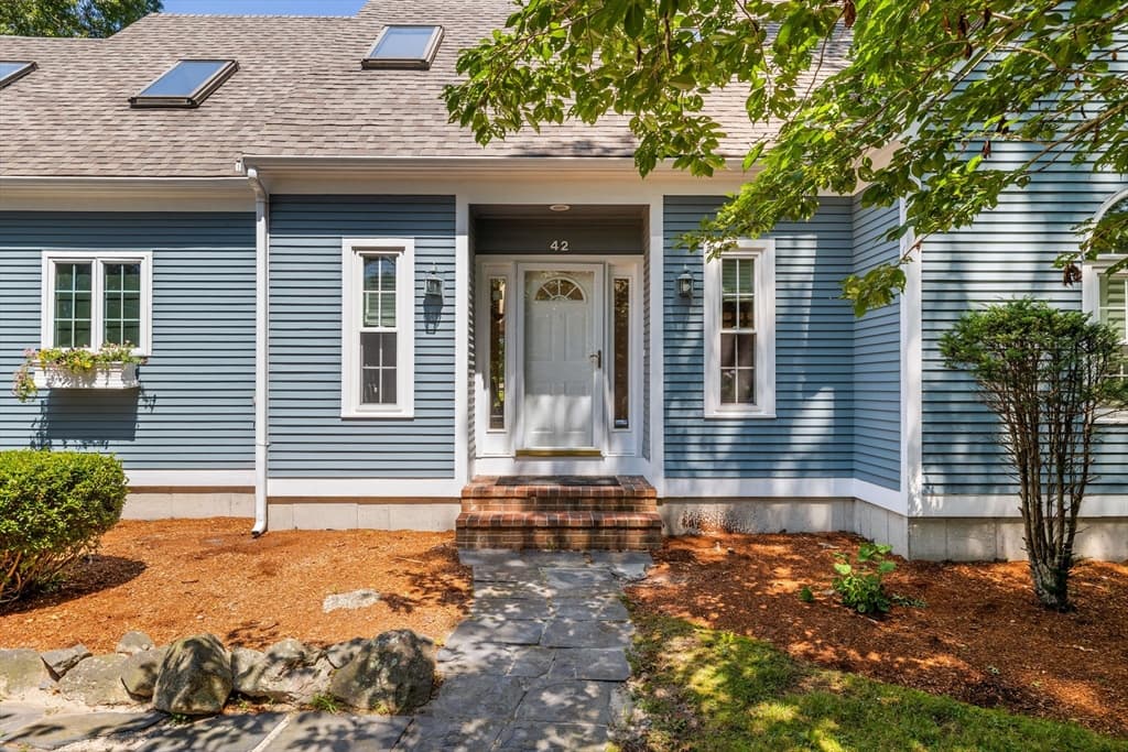 42 Mattapan St, Falmouth MA 02536 photo 4