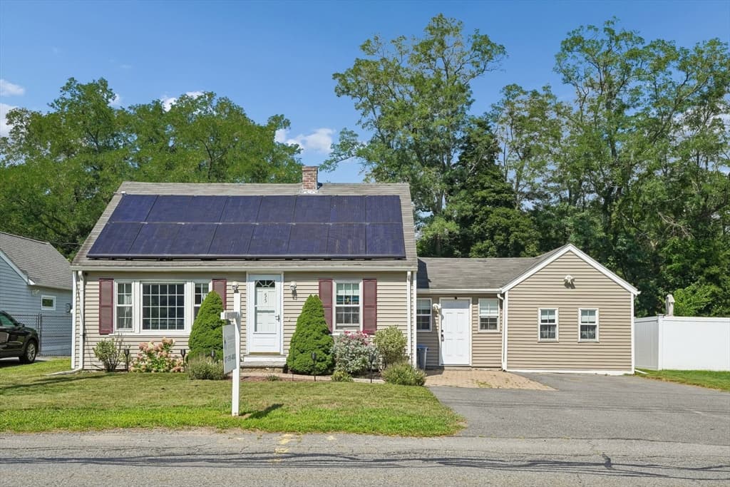 55 Vernon St, Bridgewater MA 02324 photo 2