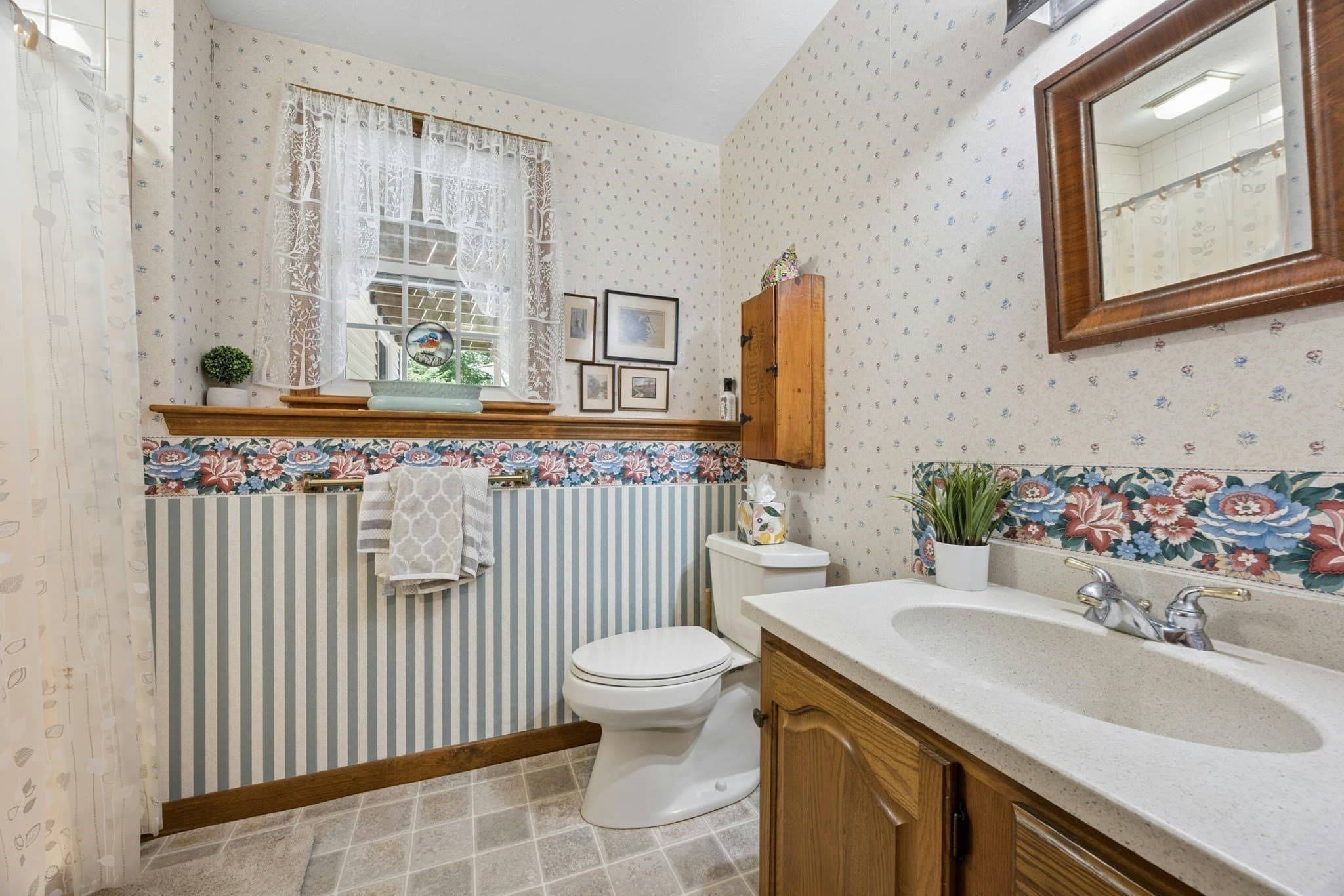 Single Family Residence at 10 Bethany Dr, Rutland MA 01543, photo 23 of 37