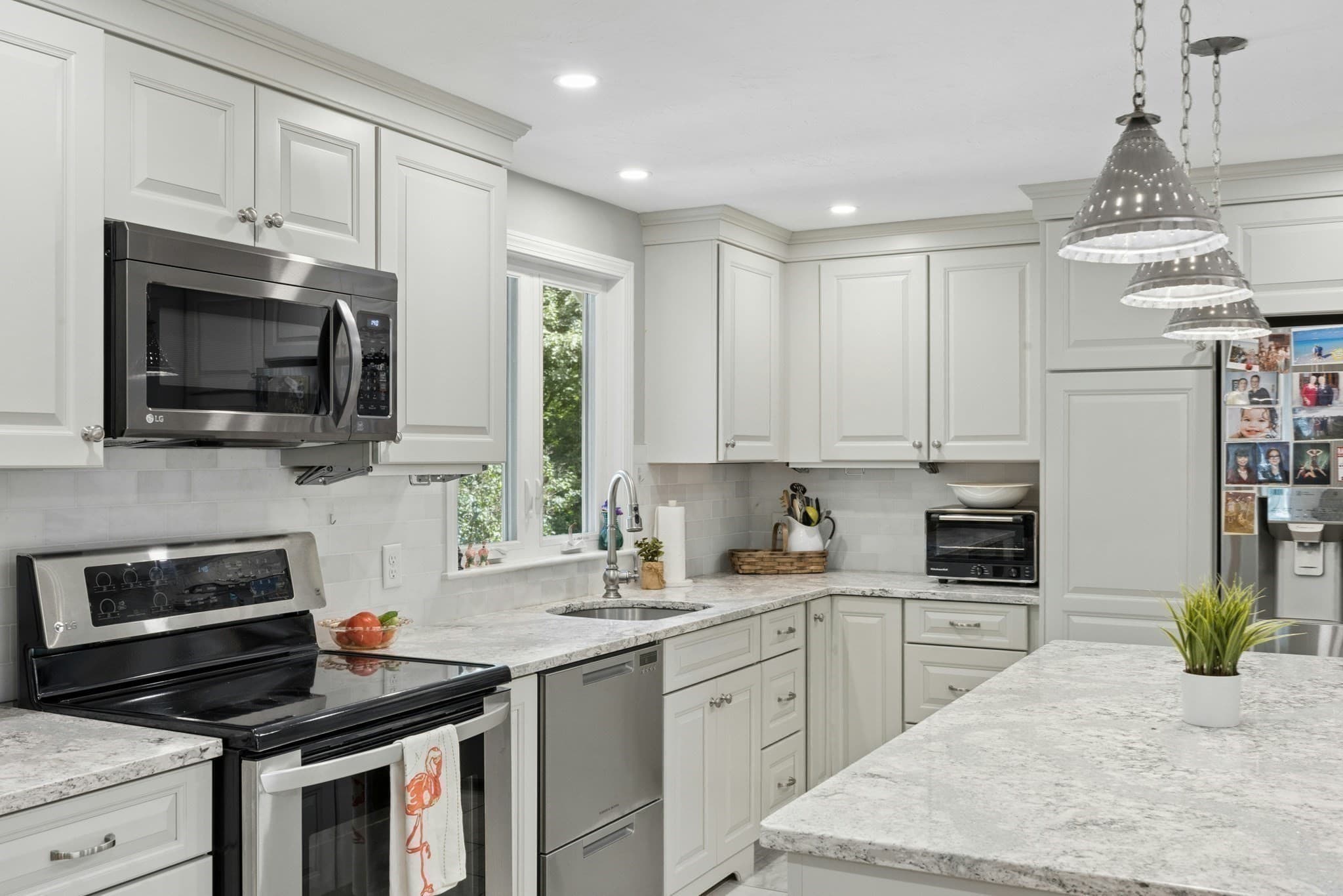 Single Family Residence at 10 Bethany Dr, Rutland MA 01543, photo 12 of 37