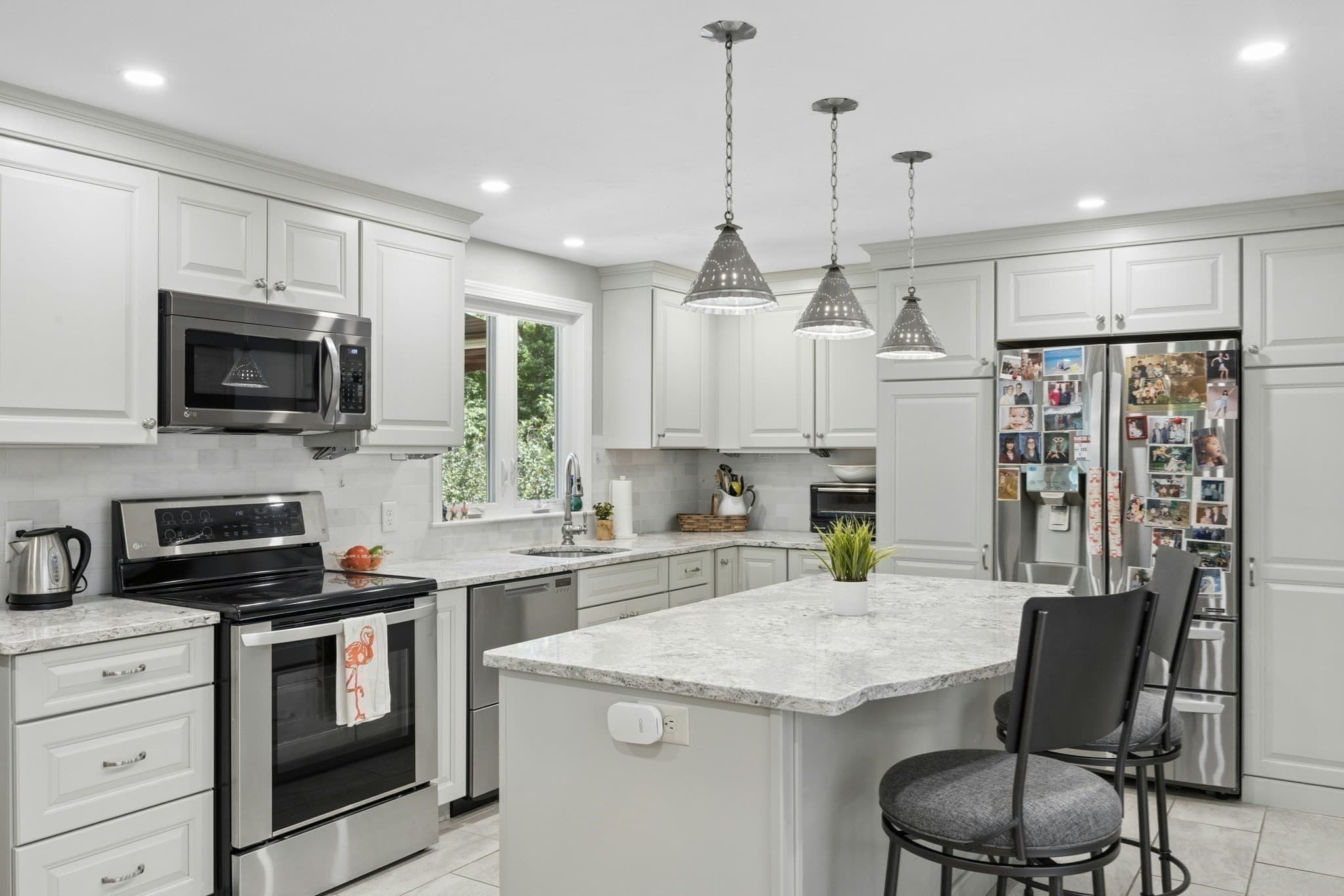 Single Family Residence at 10 Bethany Dr, Rutland MA 01543, photo 3 of 37