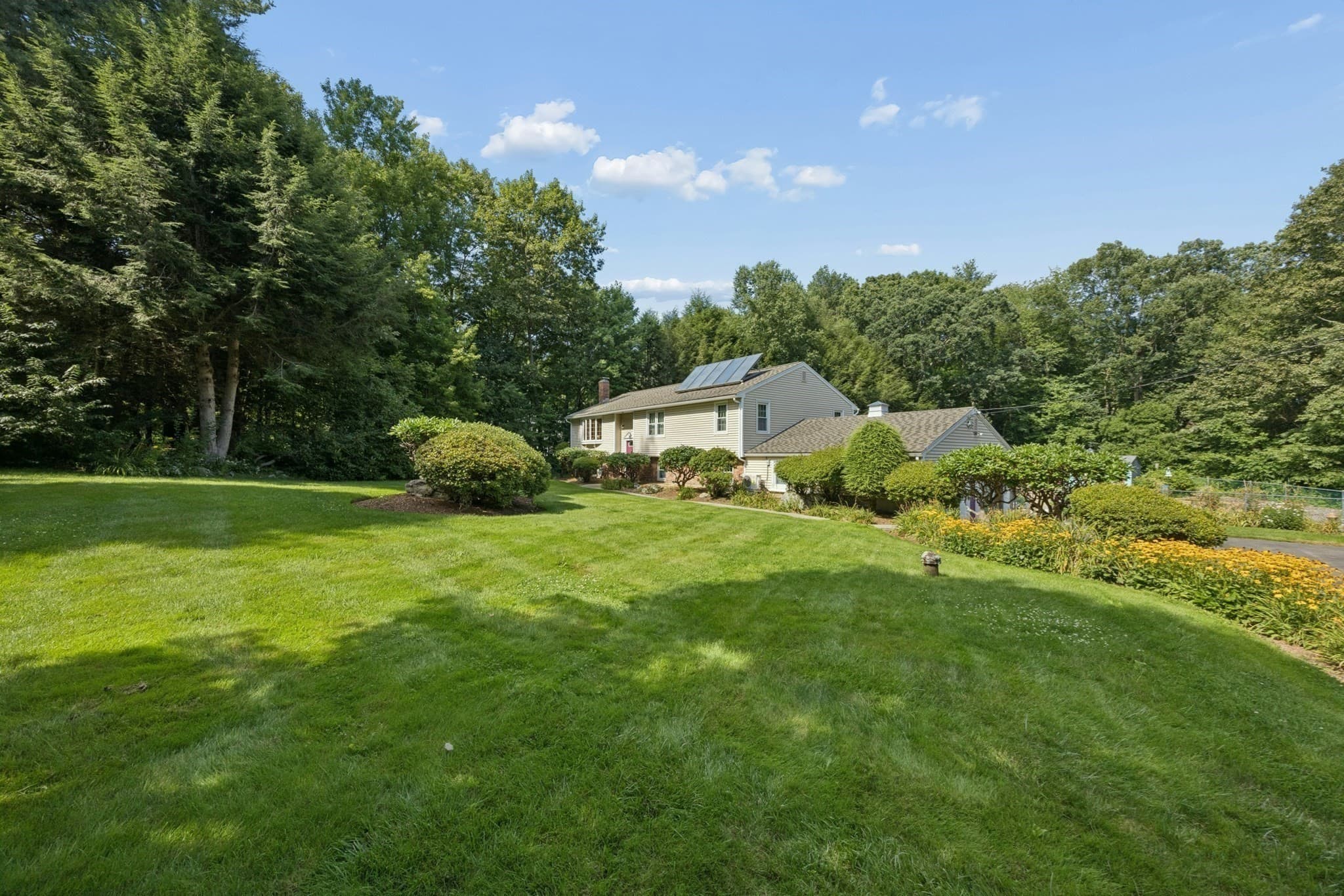 Single Family Residence at 10 Bethany Dr, Rutland MA 01543, photo 32 of 37