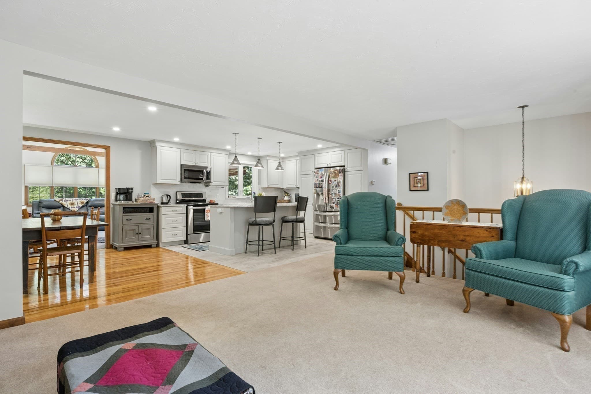Single Family Residence at 10 Bethany Dr, Rutland MA 01543, photo 9 of 37